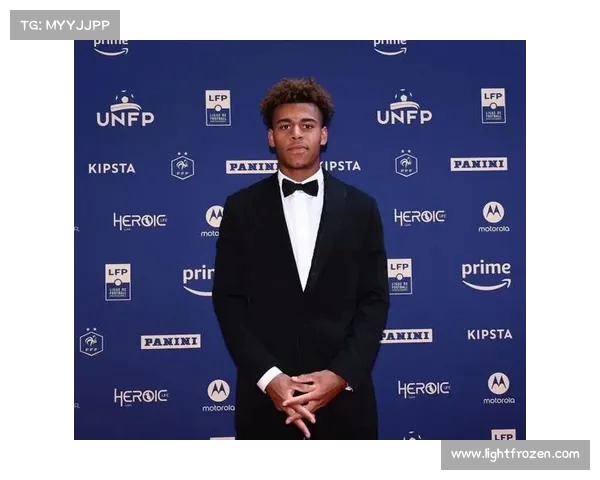 温格盛赞杜埃为天才盘带手 称萨卡每年都在不断进步